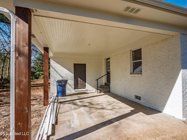201 College Street, Batesville, MS 38606