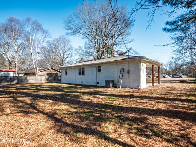 201 College Street, Batesville, MS 38606