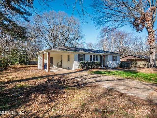 201 College Street, Batesville, MS 38606