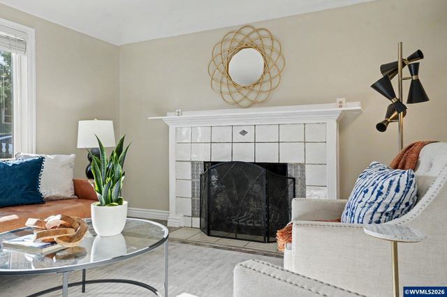 345 23rd St N, Salem, OR 97301