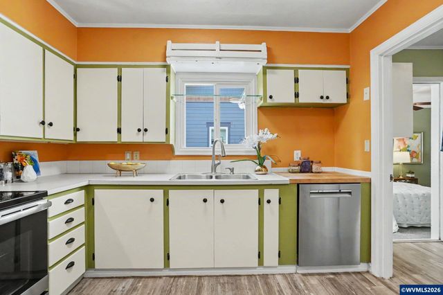 345 23rd St N, Salem, OR 97301