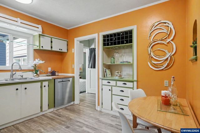 345 23rd St N, Salem, OR 97301