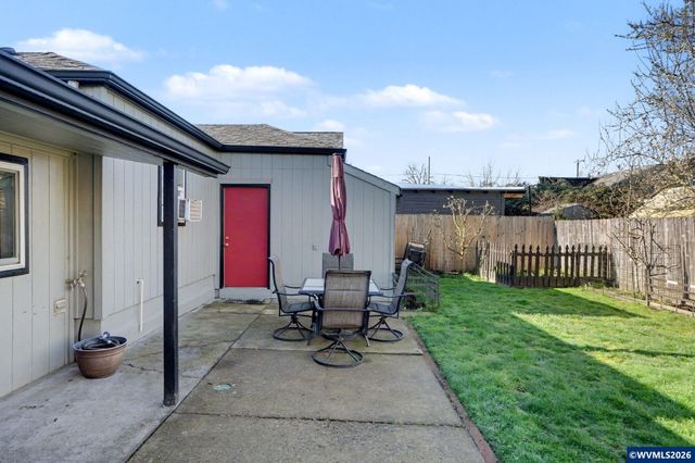 345 23rd St N, Salem, OR 97301