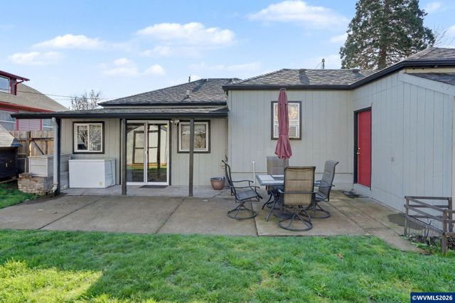 345 23rd St N, Salem, OR 97301