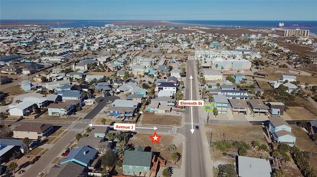 1002 S Eleventh St, Port Aransas, TX 78373