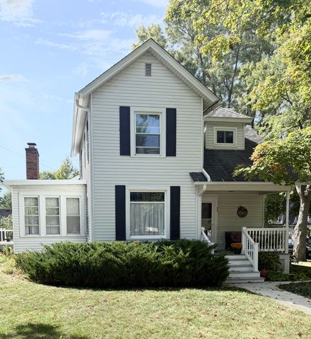 55 Garfield Street, Oswego, IL 60543