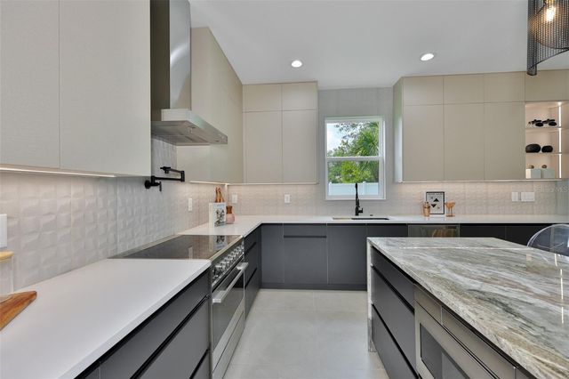3506 W ROGERS AVENUE, Tampa, FL 33611