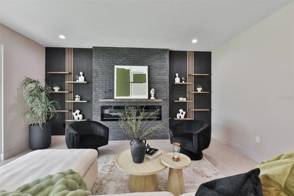 Image 13 of property listing at 3506 W ROGERS AVENUE, Tampa, FL 33611