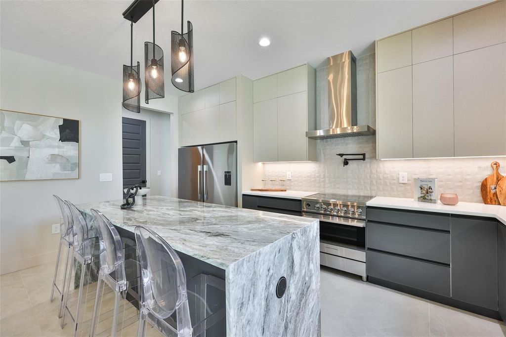 Image 20 of property listing at 3506 W ROGERS AVENUE, Tampa, FL 33611