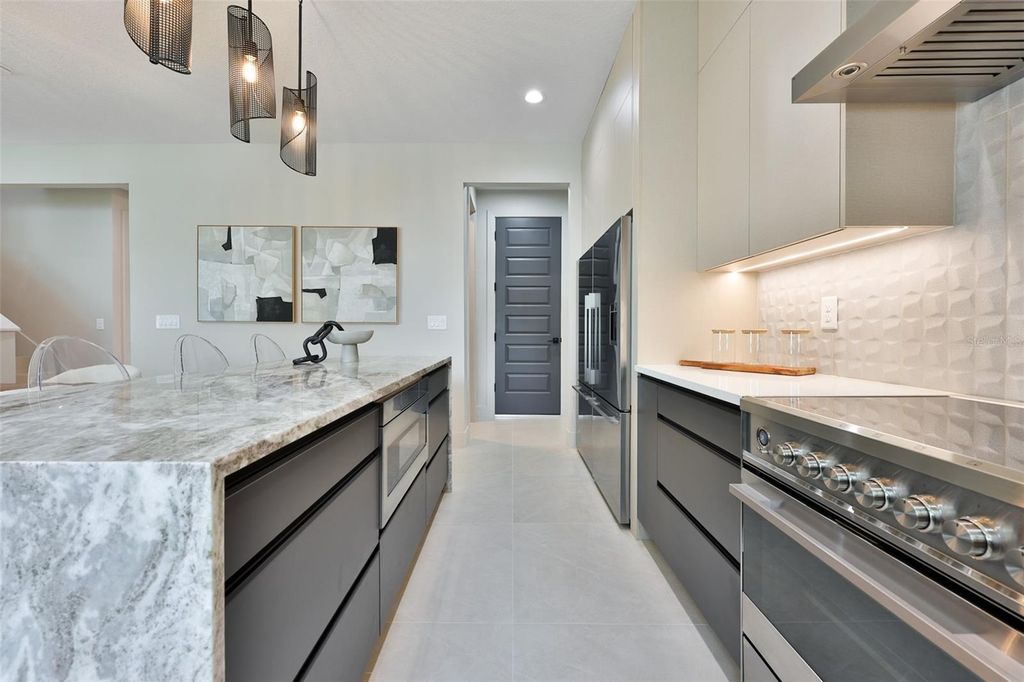Image 23 of property listing at 3506 W ROGERS AVENUE, Tampa, FL 33611