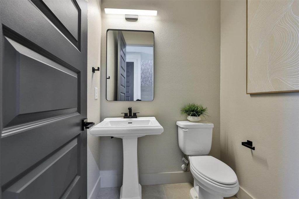 Image 27 of property listing at 3506 W ROGERS AVENUE, Tampa, FL 33611