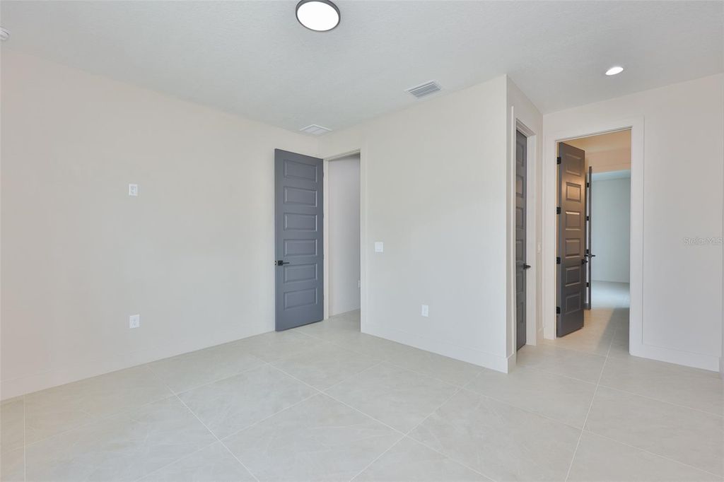 Image 52 of property listing at 3506 W ROGERS AVENUE, Tampa, FL 33611