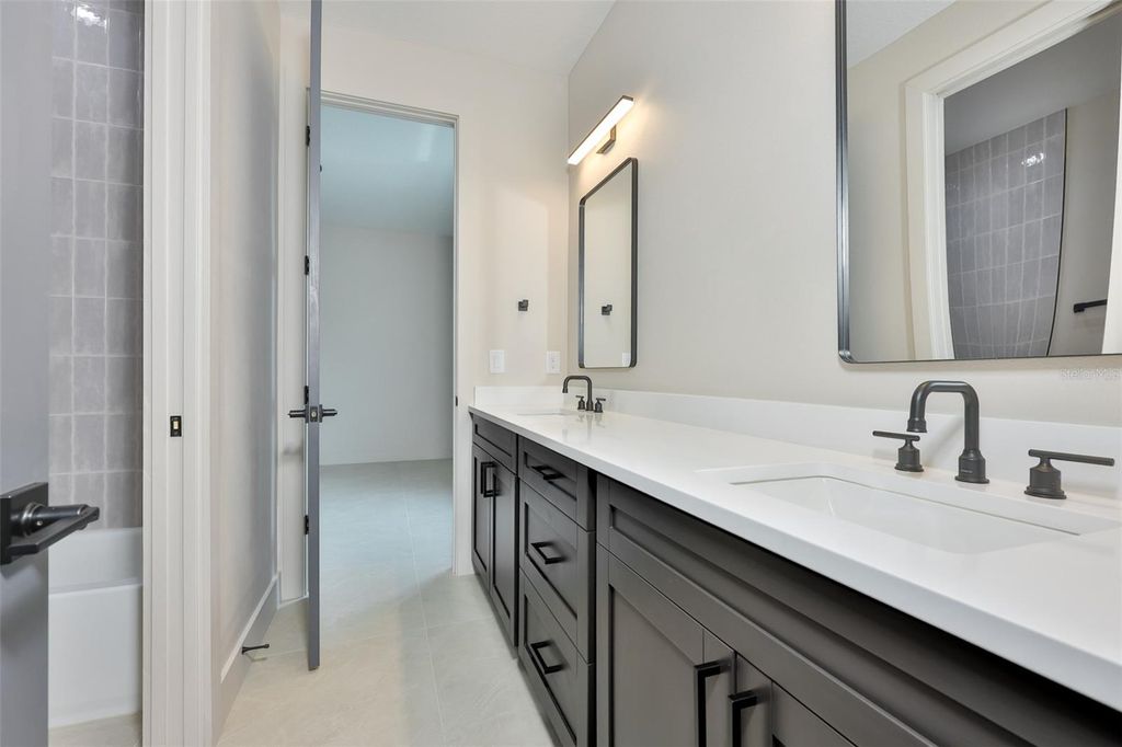 Image 54 of property listing at 3506 W ROGERS AVENUE, Tampa, FL 33611