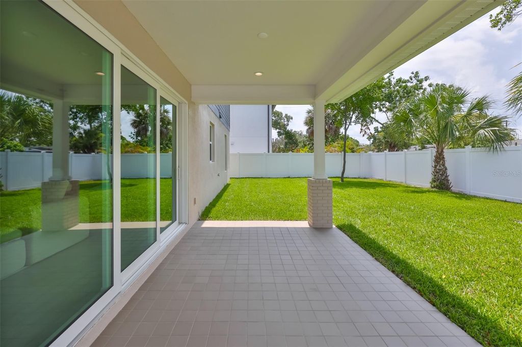 Image 60 of property listing at 3506 W ROGERS AVENUE, Tampa, FL 33611