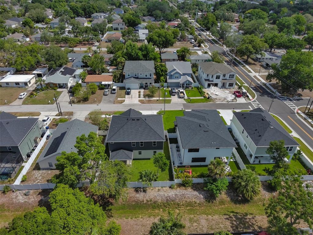 Image 67 of property listing at 3506 W ROGERS AVENUE, Tampa, FL 33611