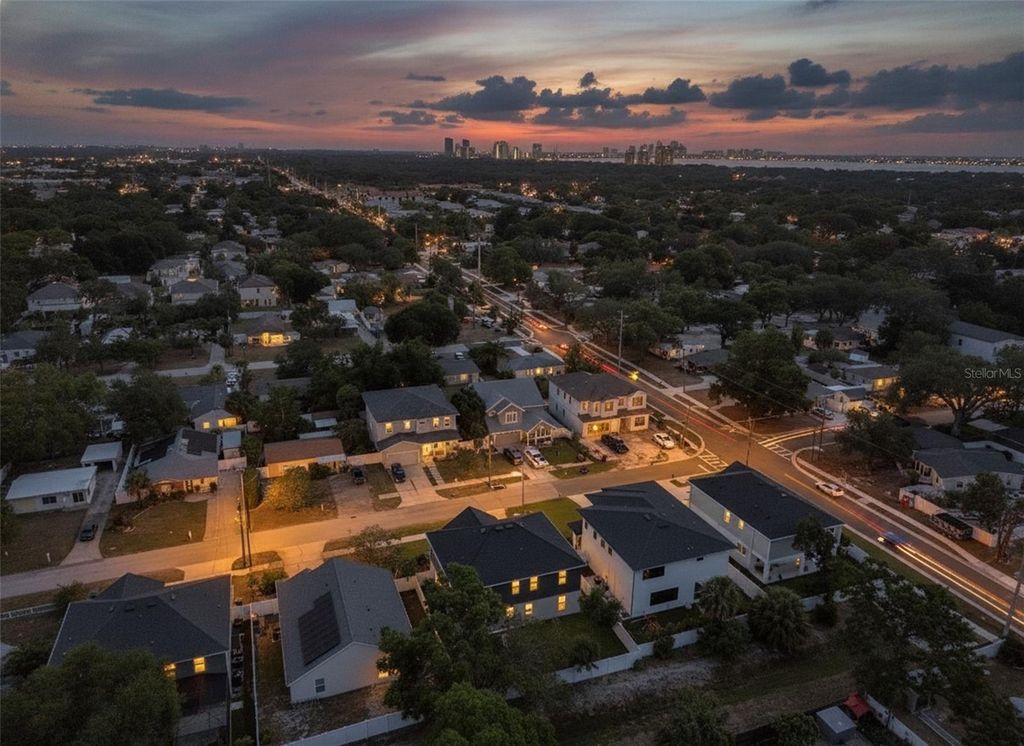 Image 69 of property listing at 3506 W ROGERS AVENUE, Tampa, FL 33611