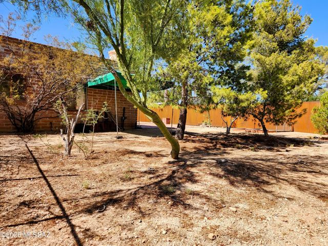 7424 N La Canada Drive, Tucson, AZ 85704