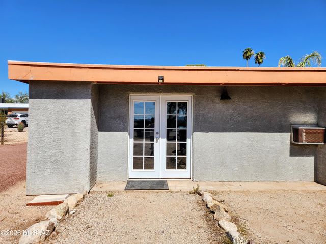 7424 N La Canada Drive, Tucson, AZ 85704