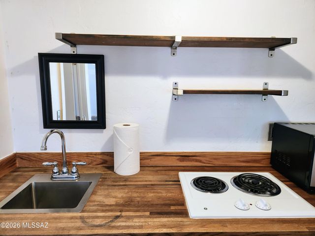 7424 N La Canada Drive, Tucson, AZ 85704