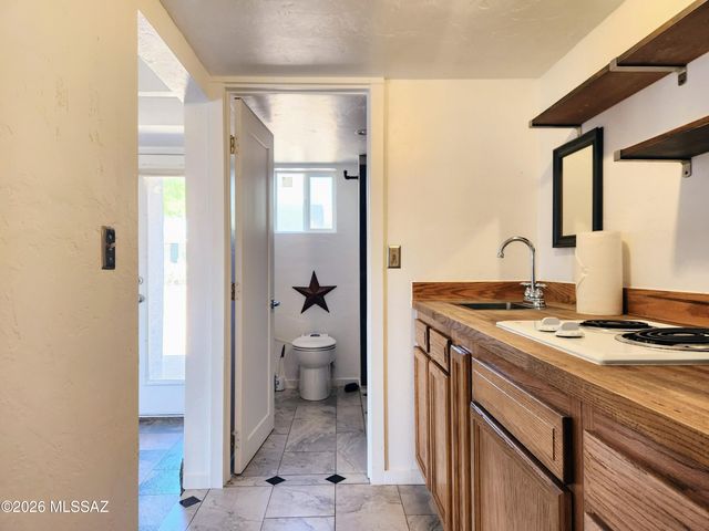 7424 N La Canada Drive, Tucson, AZ 85704