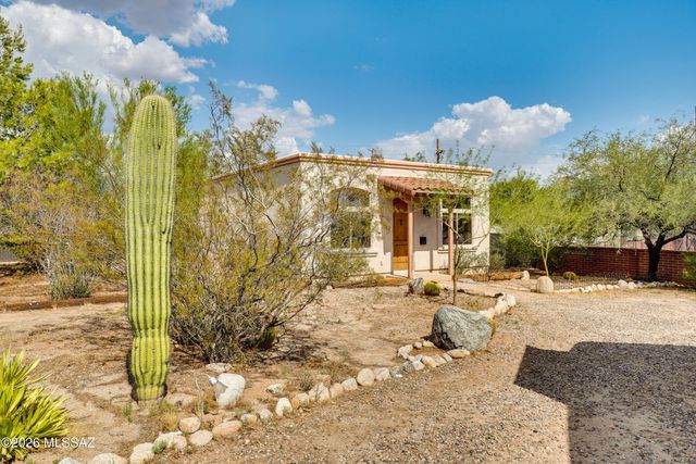 7424 N La Canada Drive, Tucson, AZ 85704