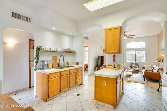 7424 N La Canada Drive, Tucson, AZ 85704