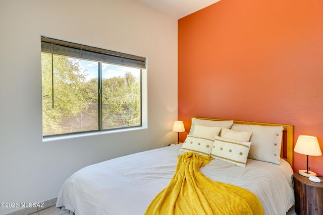 7424 N La Canada Drive, Tucson, AZ 85704