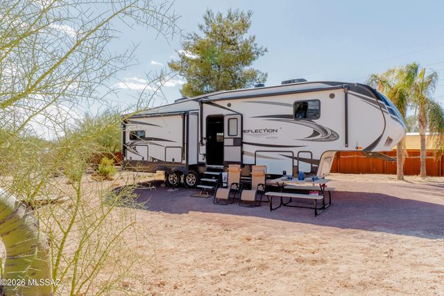 7424 N La Canada Drive, Tucson, AZ 85704