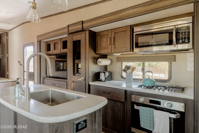 7424 N La Canada Drive, Tucson, AZ 85704
