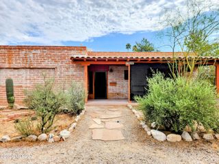 7424 N La Canada Drive, Tucson, AZ 85704