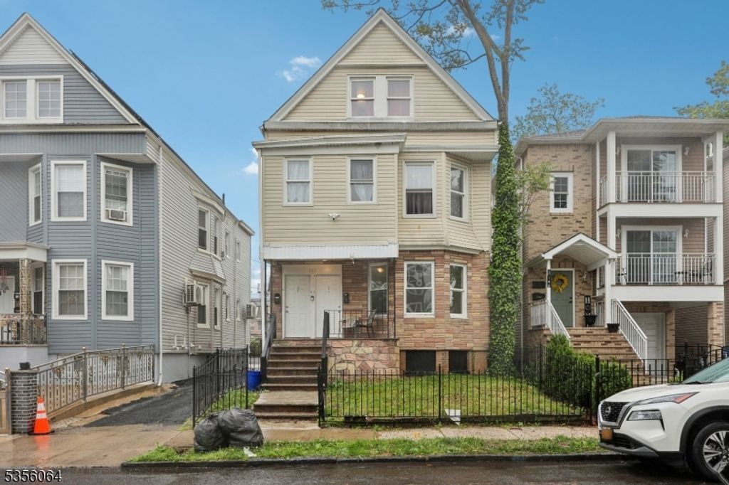 148 N 15Th St, East Orange City, NJ 07017
