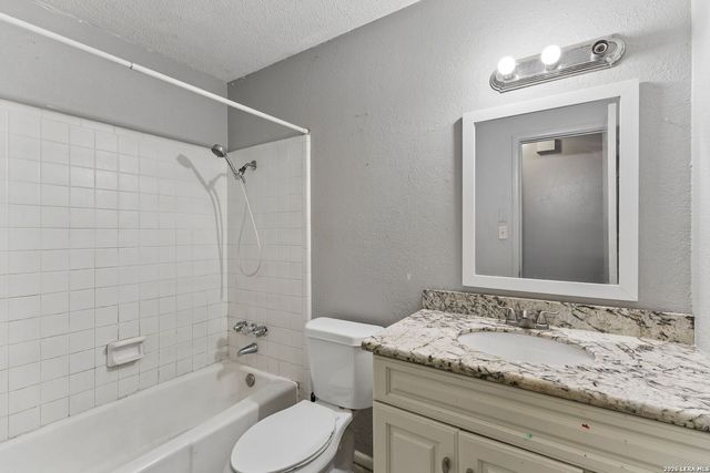 5026 Gene Cernan Dr, Kirby, TX 78219