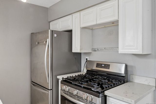 5026 Gene Cernan Dr, Kirby, TX 78219