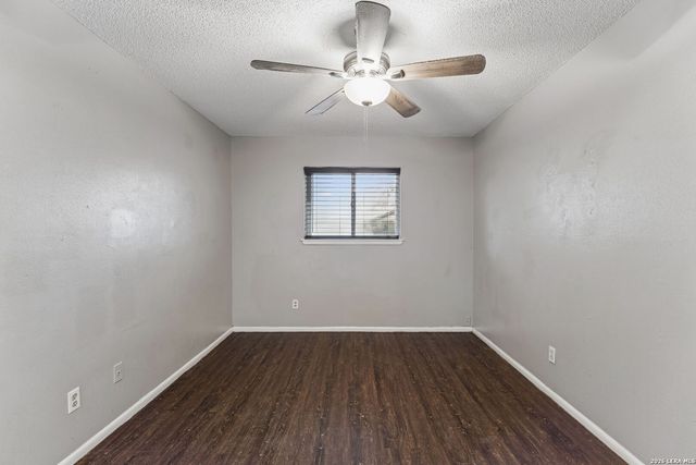 5026 Gene Cernan Dr, Kirby, TX 78219