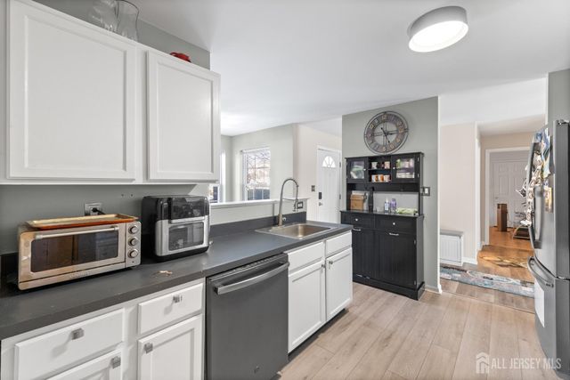 2503 Ridgeview Court, Parlin, NJ 08859