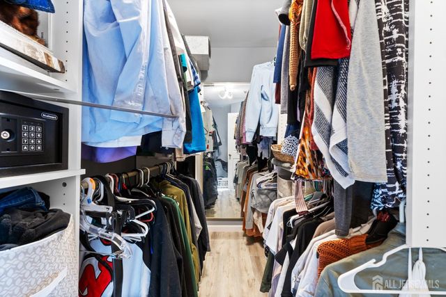 2503 Ridgeview Court, Parlin, NJ 08859