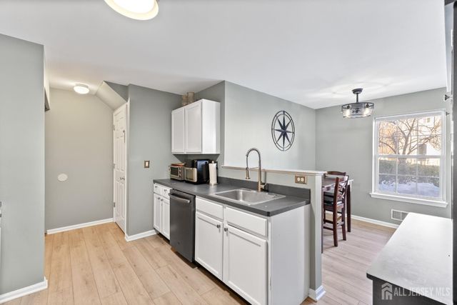 2503 Ridgeview Court, Parlin, NJ 08859