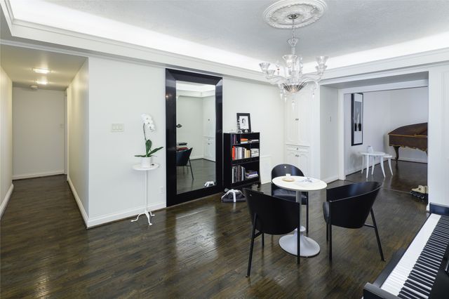 6126 Averill Way 205, Dallas, TX 75225