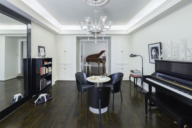 6126 Averill Way 205, Dallas, TX 75225