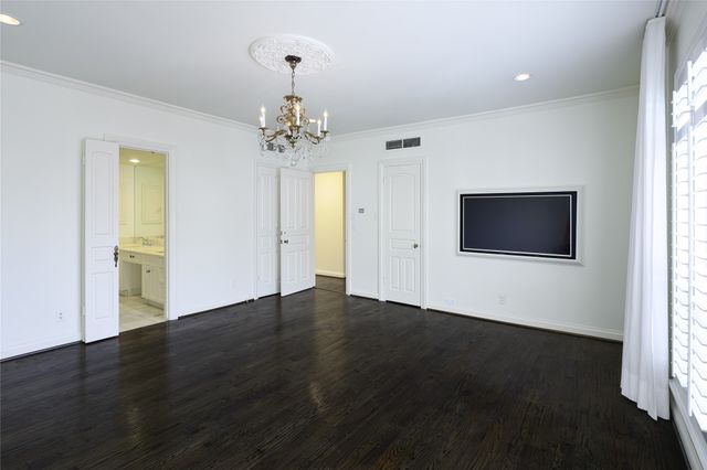 6126 Averill Way 205, Dallas, TX 75225