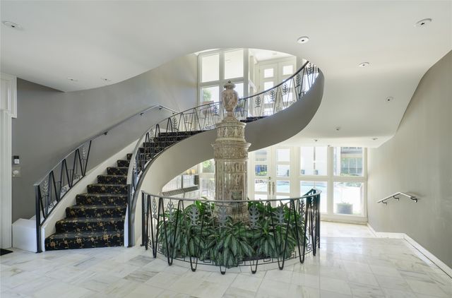 6126 Averill Way 205, Dallas, TX 75225