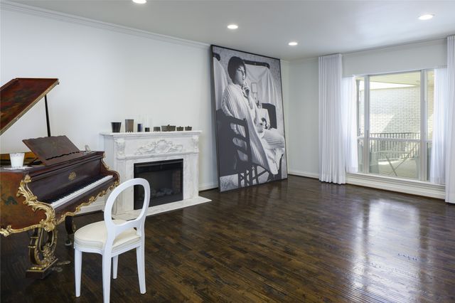 6126 Averill Way 205, Dallas, TX 75225