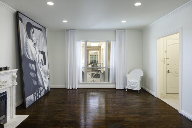 6126 Averill Way 205, Dallas, TX 75225