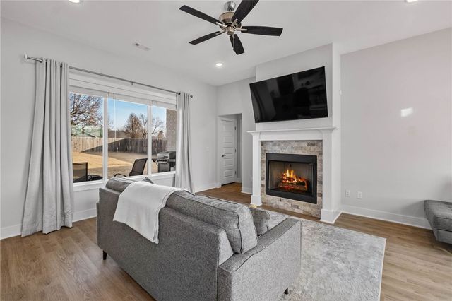 326 Canada Drive, Farmington, AR 72730