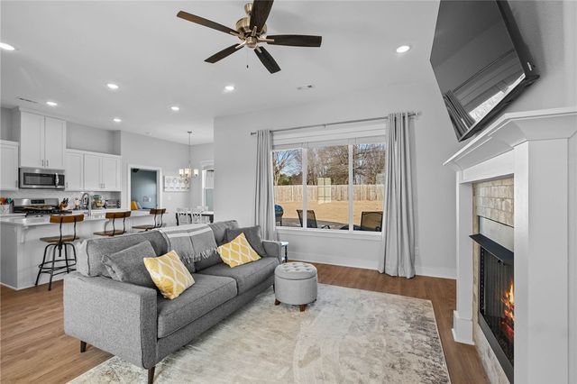 326 Canada Drive, Farmington, AR 72730