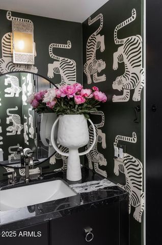 7242 E JOSHUA TREE Lane, Scottsdale, AZ 85250