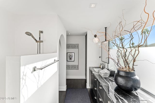 7242 E JOSHUA TREE Lane, Scottsdale, AZ 85250