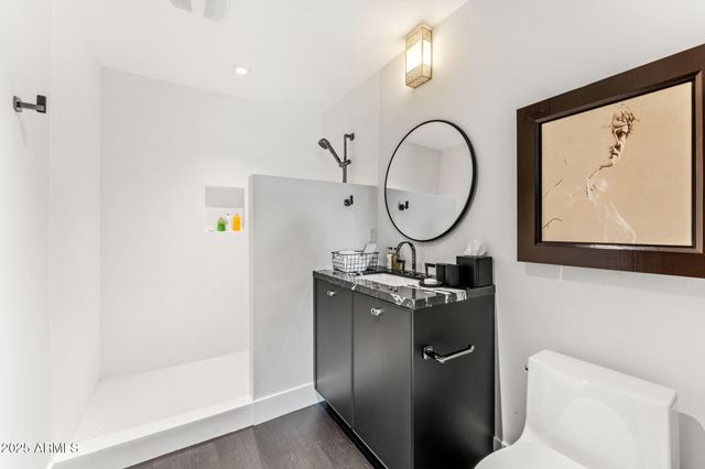 7242 E JOSHUA TREE Lane, Scottsdale, AZ 85250