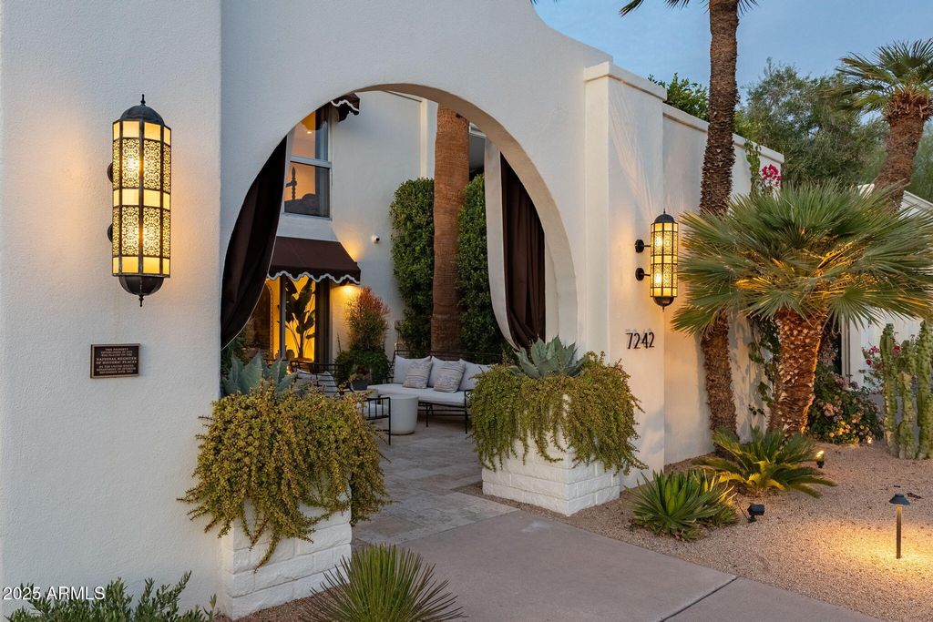 7242 E JOSHUA TREE Lane, Scottsdale, AZ 85250