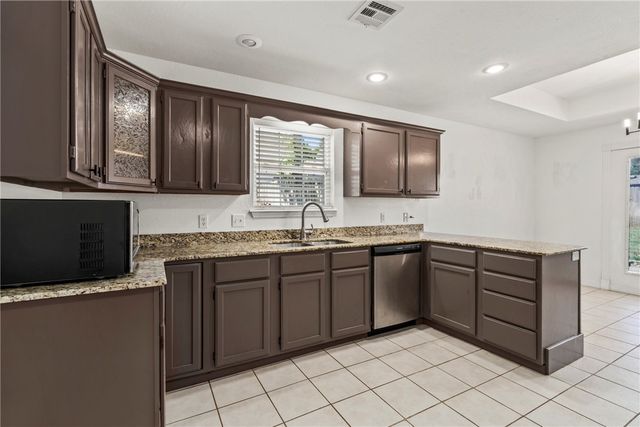 655 Frances Drive, Centerton, AR 72719
